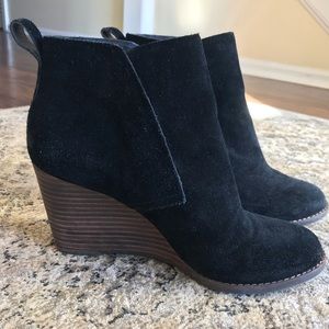 Lucky Brand Yameena Black Suede Booties in EUC